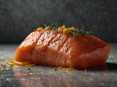 filete de salmón en costra de hierbas y puré de patatas al ajo filete de salmón en costra de hierbas y puré de patatas al ajo